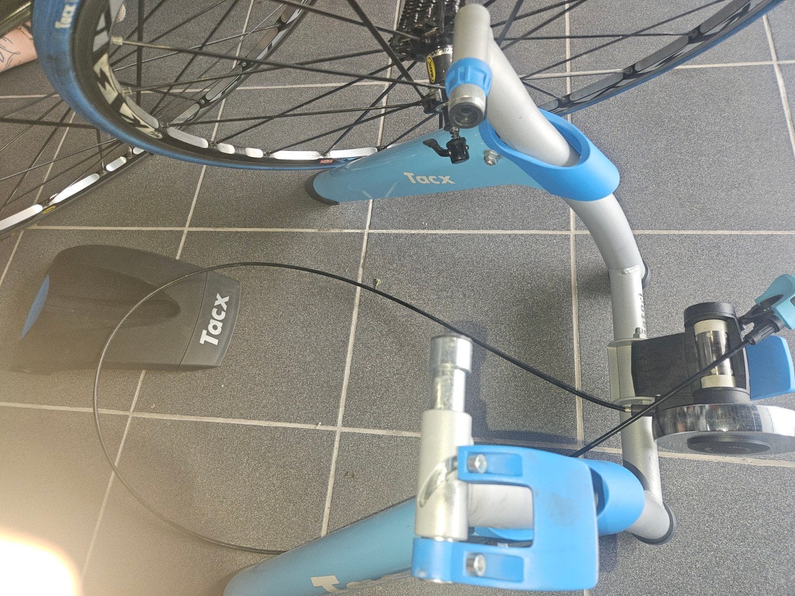 home trainer tacx satori, Vélos & Vélomoteurs, Vélos Pièces, Enlèvement, Pneu