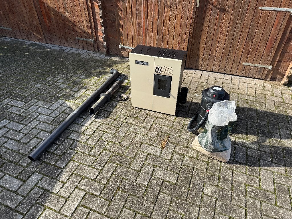 Pelletkachel met schouw en as stofzuiger, Ophalen, Gebruikt, Overige brandstoffen, Pelletkachel