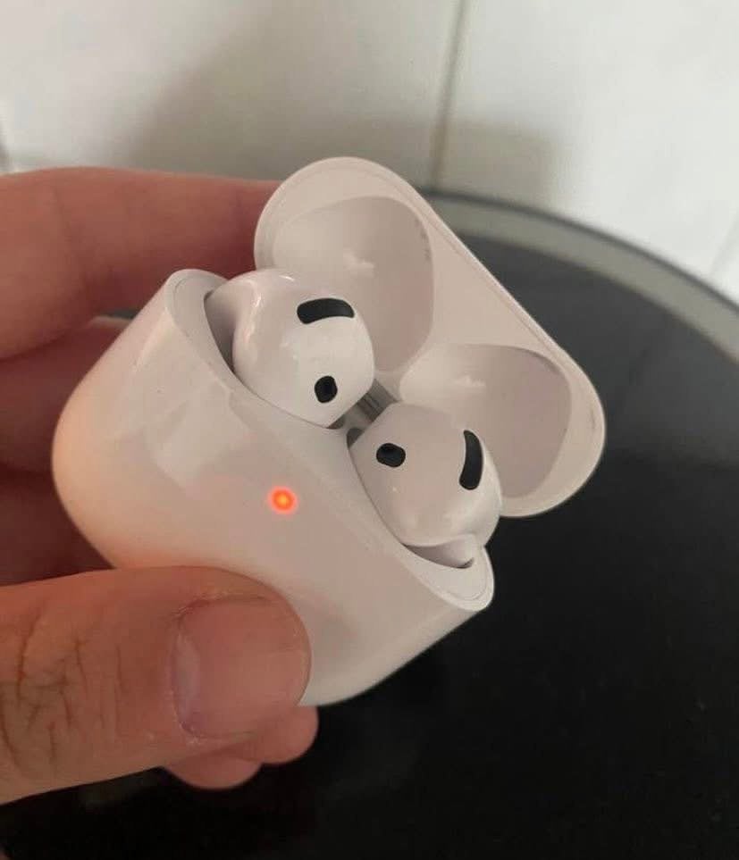 Airpods 4, Ophalen of Verzenden, Zo goed als nieuw