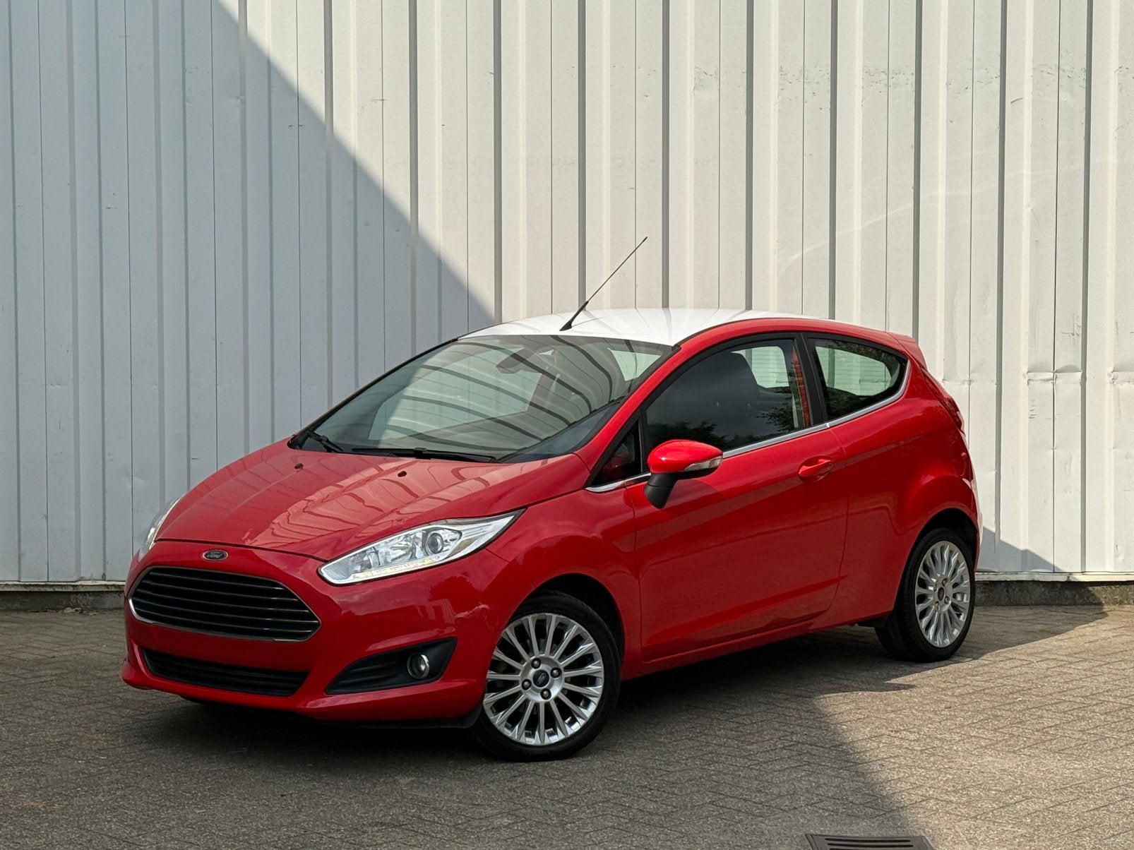 - Ford Fiesta - 1.0 Essence - 07/2014 - Clima - 117 000 KM -, Autos, Rouge, Euro 5, Achat, 998 cm³
