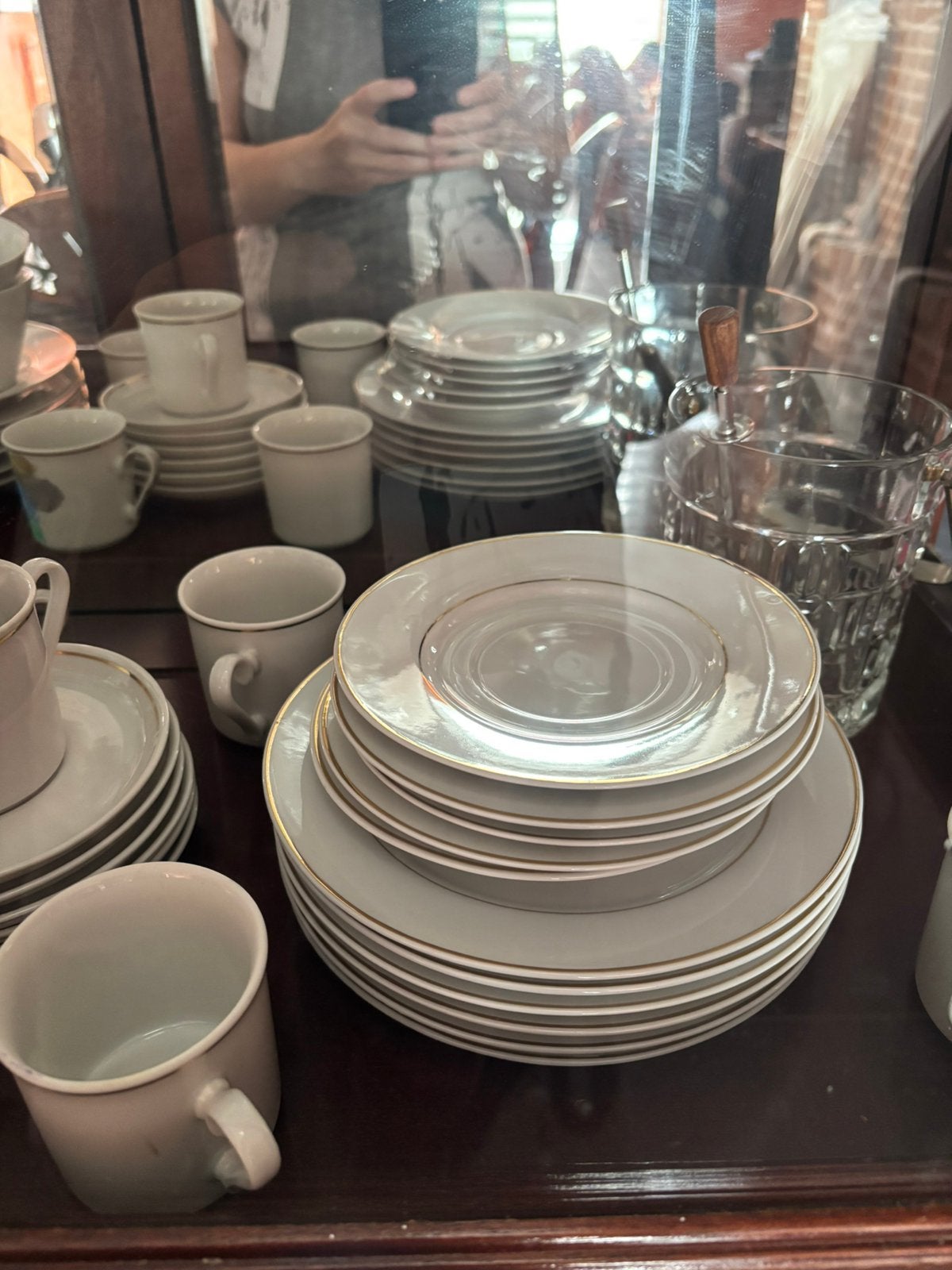 Service de table, Enlèvement