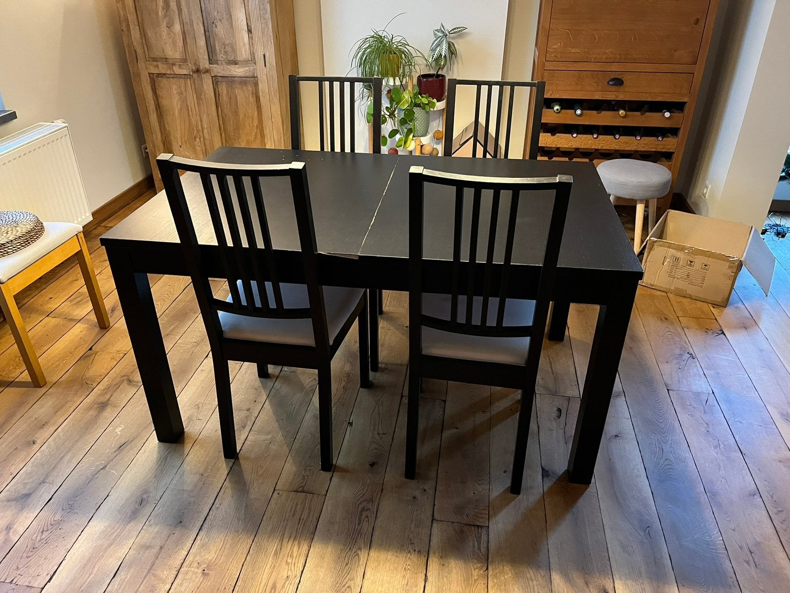 Table a rallonge avec 4 chaises, Enlèvement, Utilisé, Moderne, 8 chaises ou plus