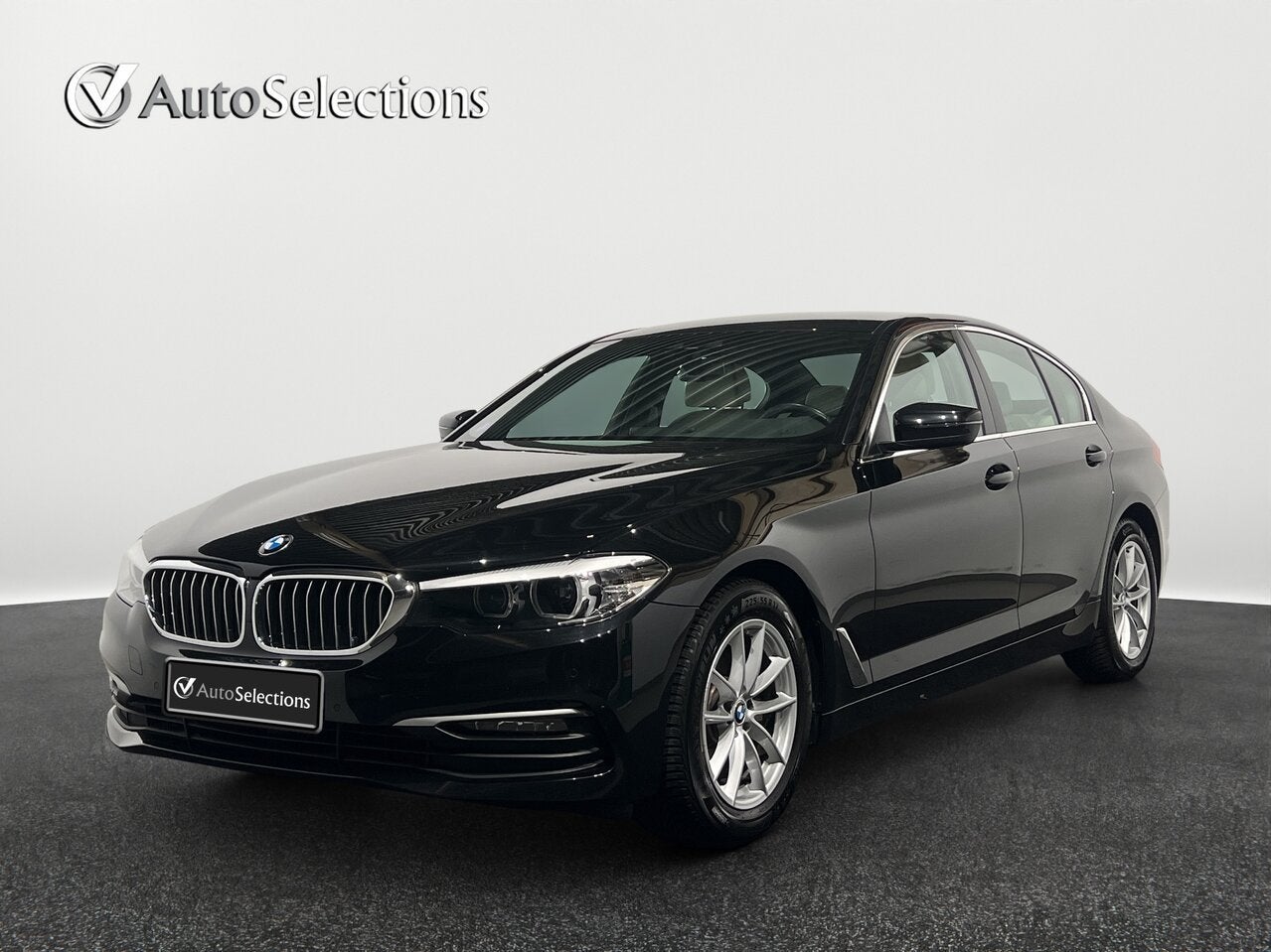 BMW 520 Automaat /Leder/Led/Camera, Auto's, BMW, 4 cilinders, 0 kg, Zwart, 184 pk
