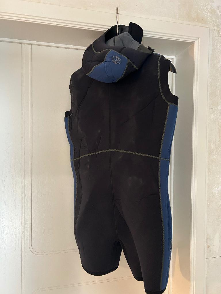 Wetsuit en hooded vest, Ophalen, Gebruikt, Duikpak