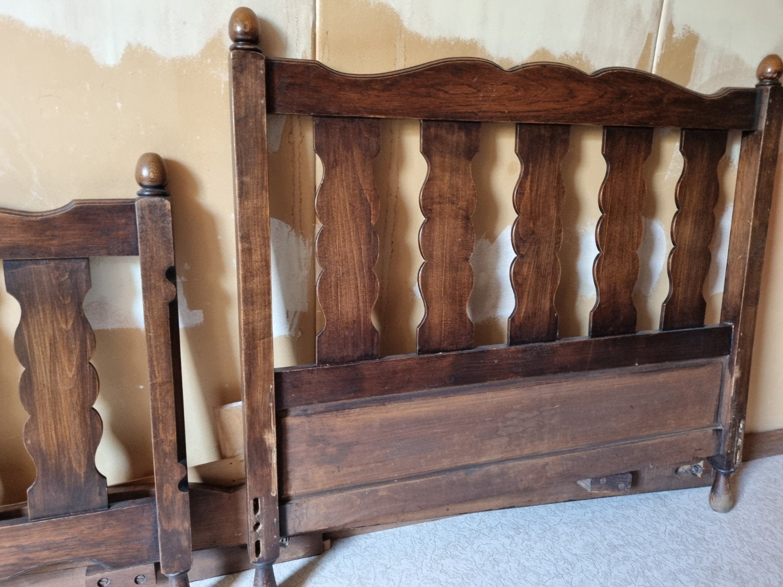 Antiek 1-persoons bed, Ophalen