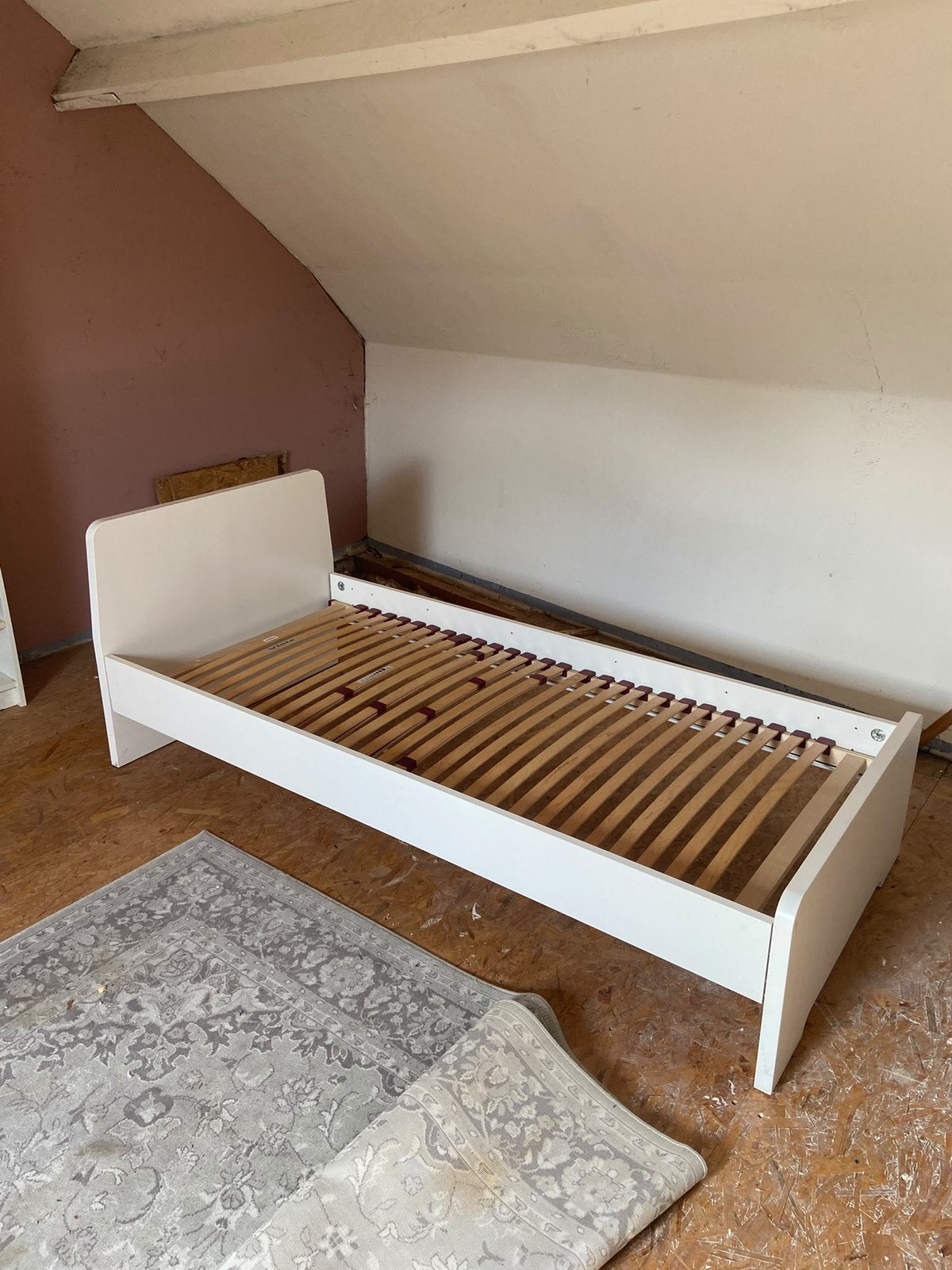 Éénpersoonsbed, Huis en Inrichting, Ophalen, Zo goed als nieuw