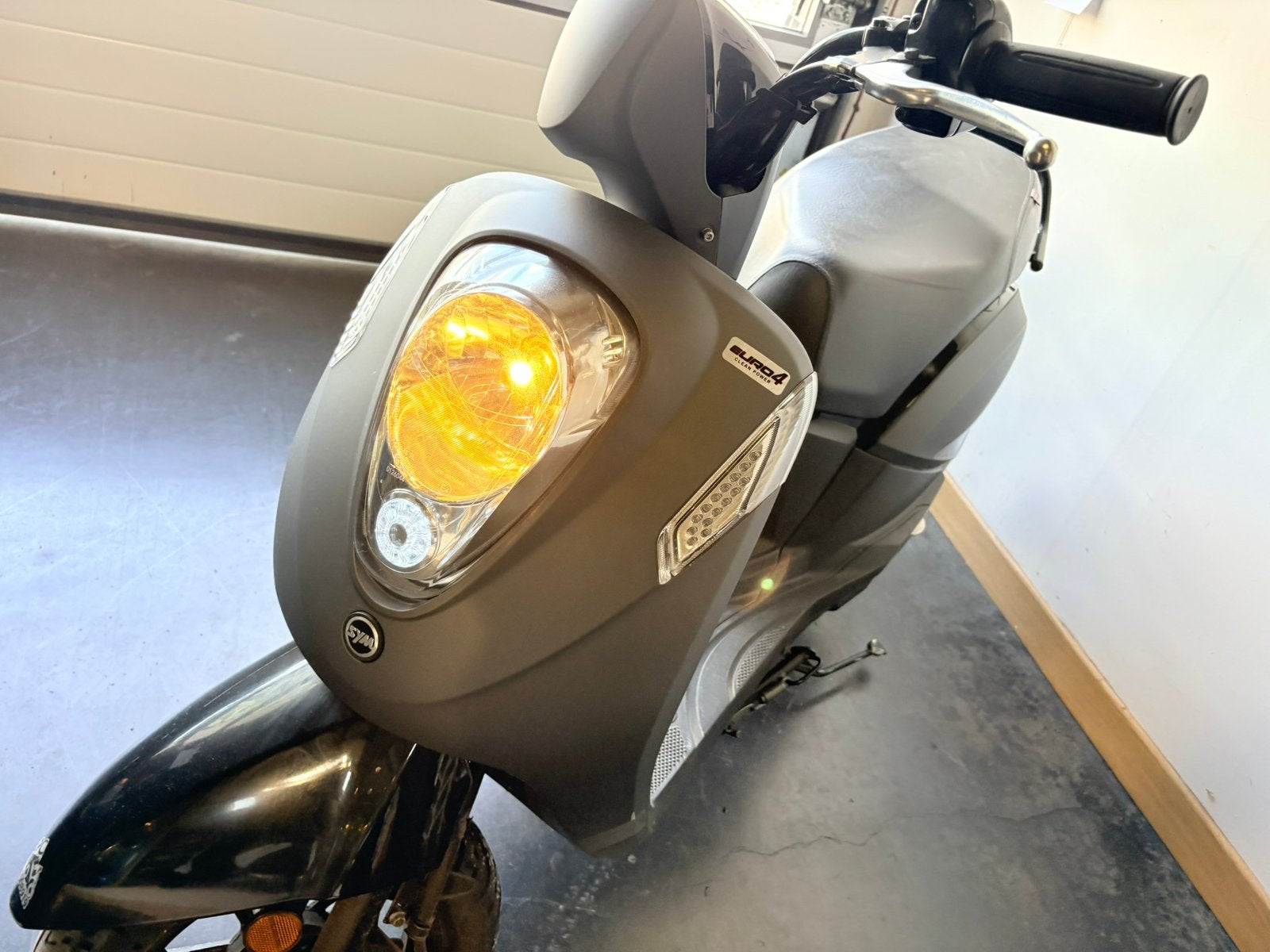 Sym mio a klasse 12 masnden garantie, Fietsen en Brommers, Klasse A (25 km/u), Zo goed als nieuw, Hechtel, Sym Mio