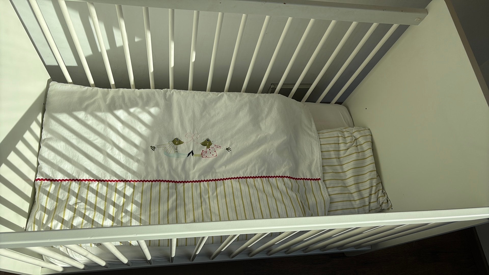 Babybed met matras, dekentje en beddengoed, Ophalen, Gebruikt, Matras