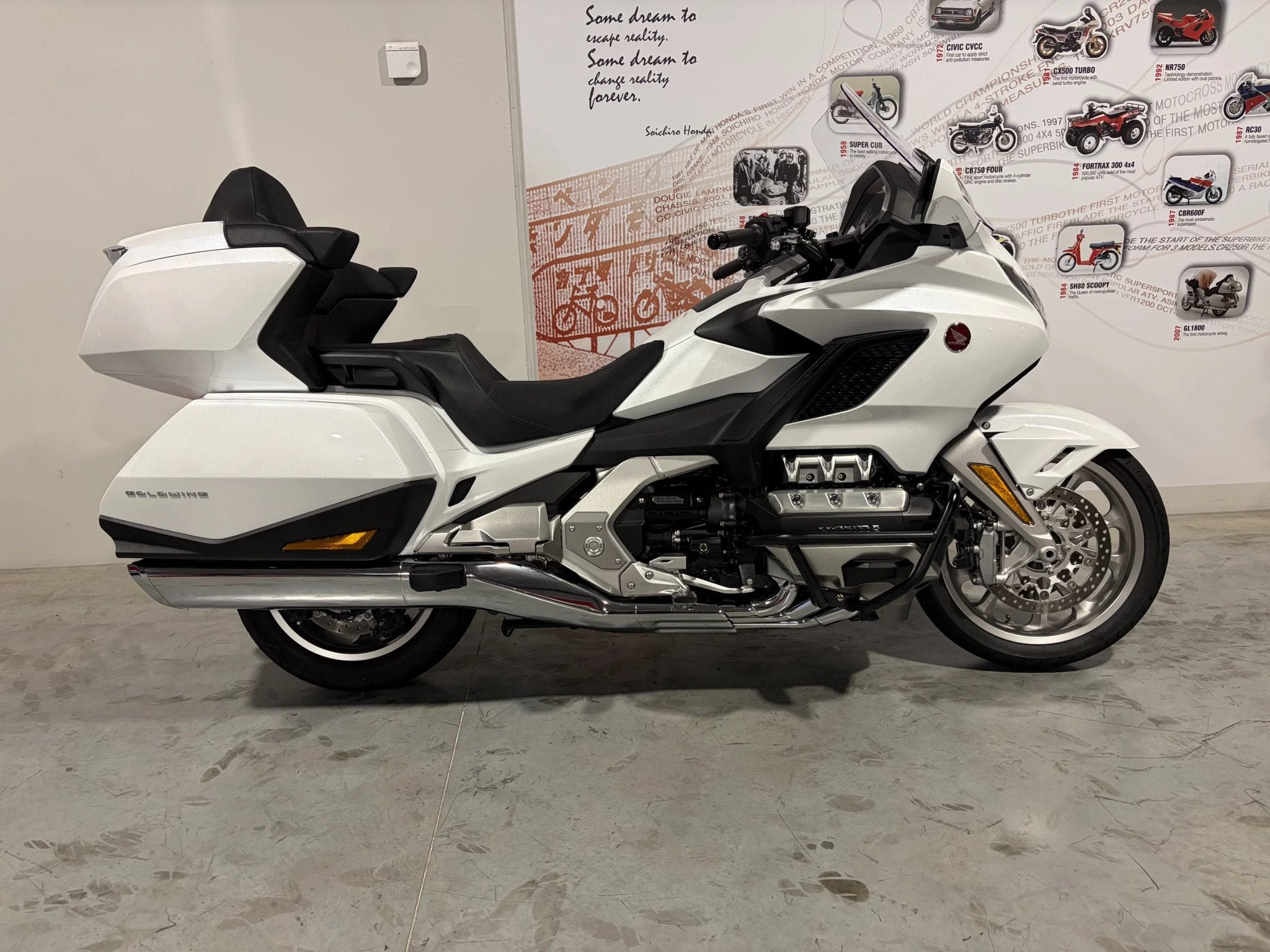 Honda GL 1800 Goldwing Tour deluxe DCT in nagelnieuwe staat, Motoren, Meer dan 35 kW, Toermotor, Automaat, 1800 cc