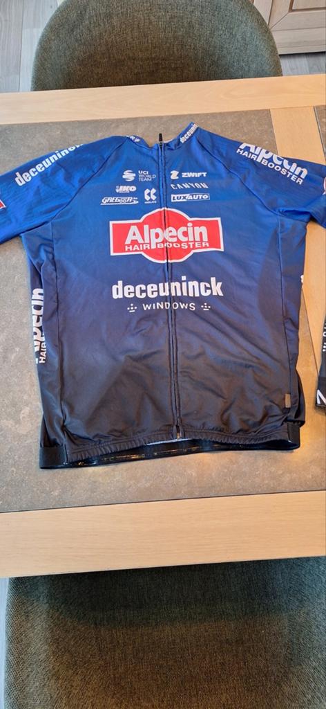 Alpecin Deceunick tenue, Ophalen