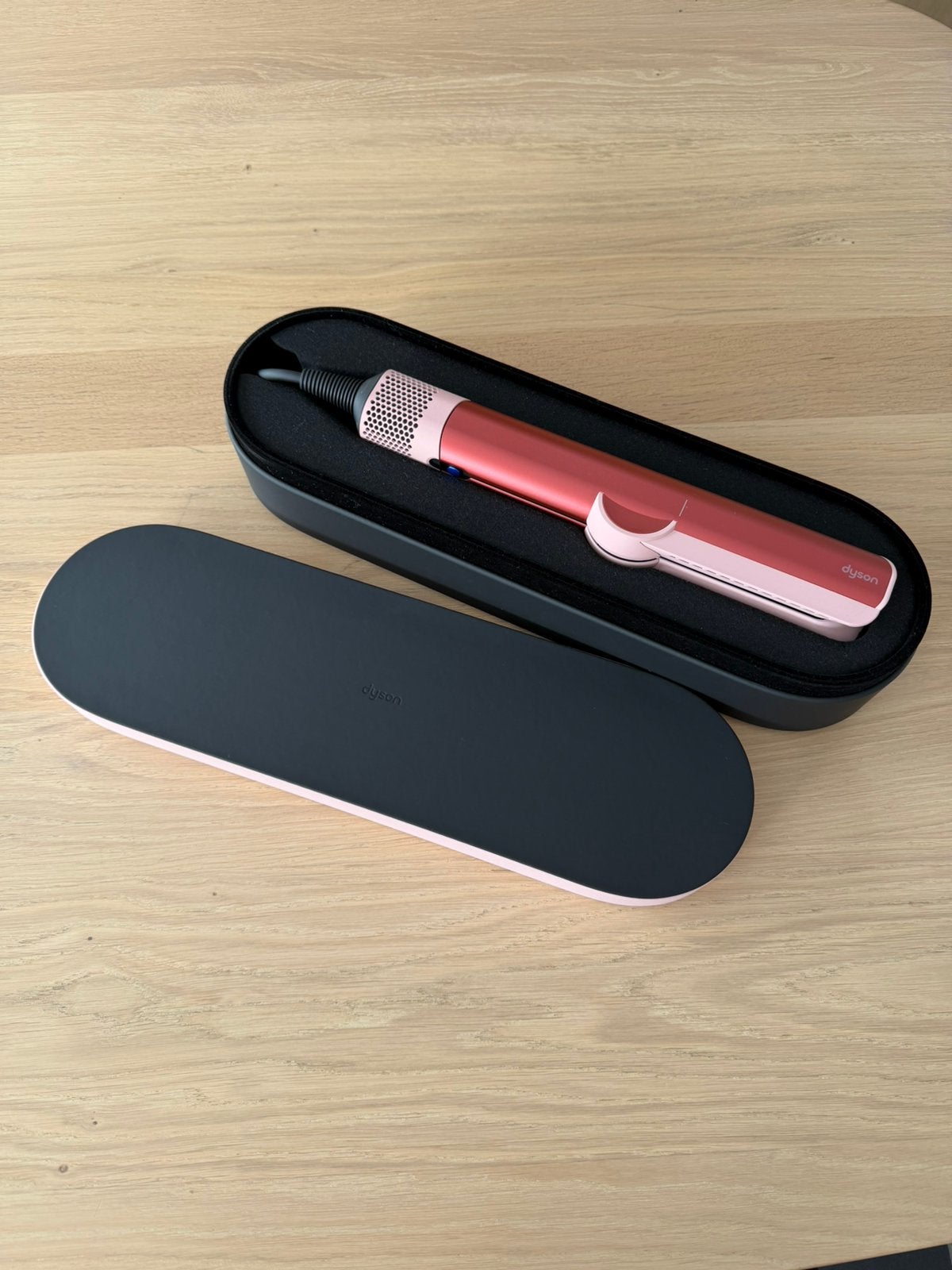 Dyson Airstrait, Ophalen, Nieuw