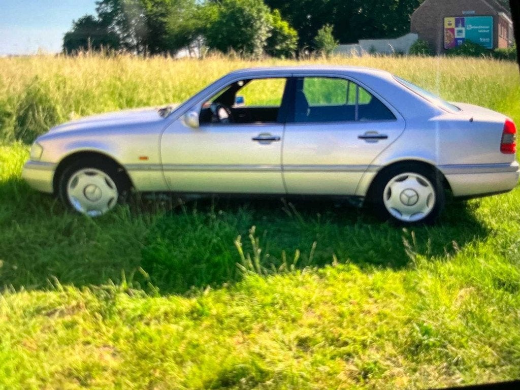 Mercedes C 220 Elégance 1994 Voiture de tourisme, Autos, Achat, Entreprise, Boîte manuelle, Autre carrosserie