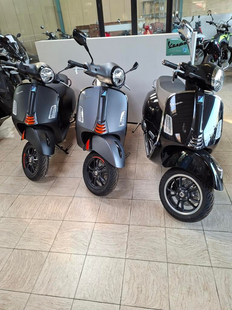 Vespa GTS 125 - 310, Motoren, Particulier, Nieuw