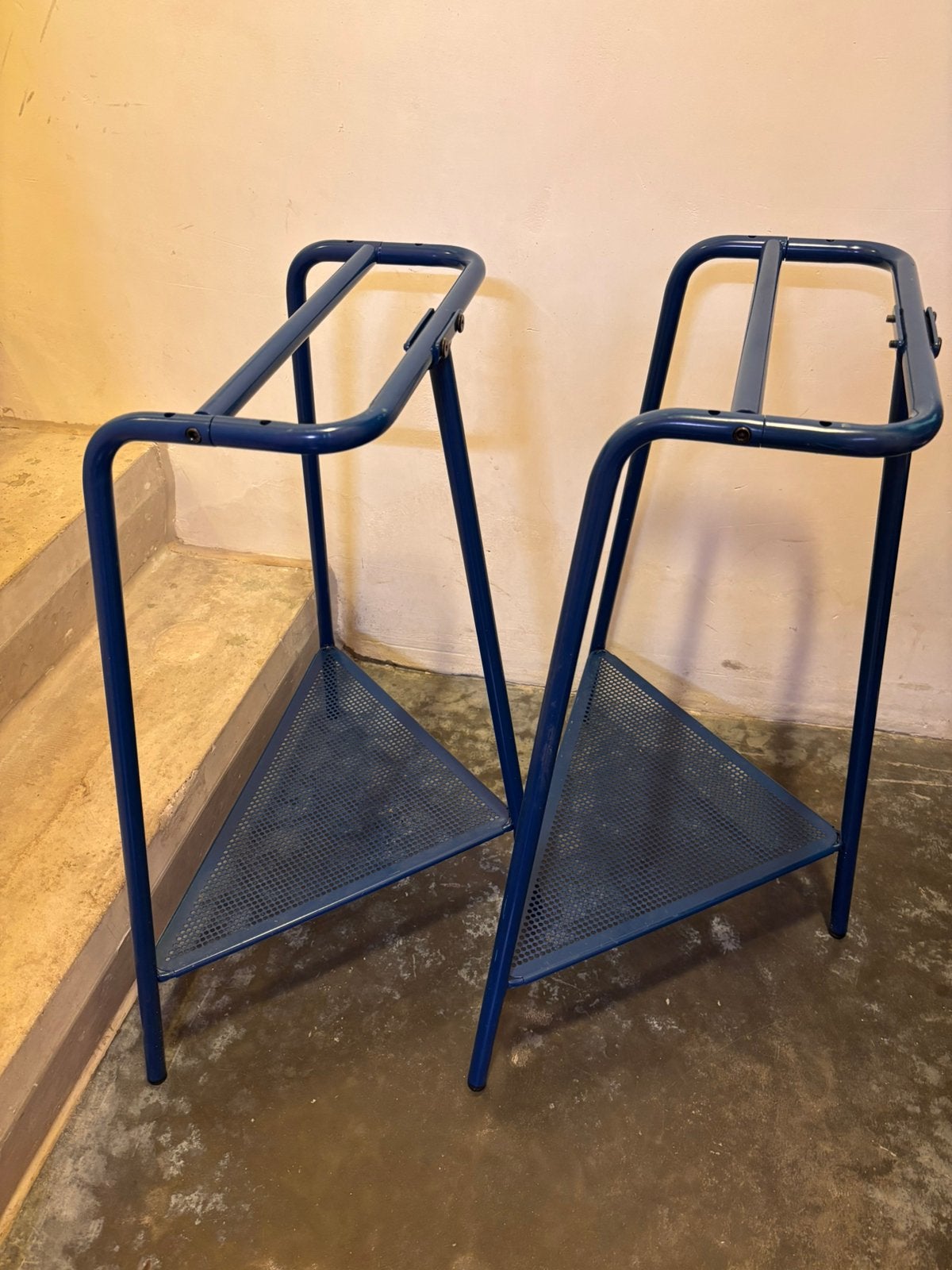 Blauwe metalen schragen (2 stuks) IKEA, Ophalen, Zo goed als nieuw