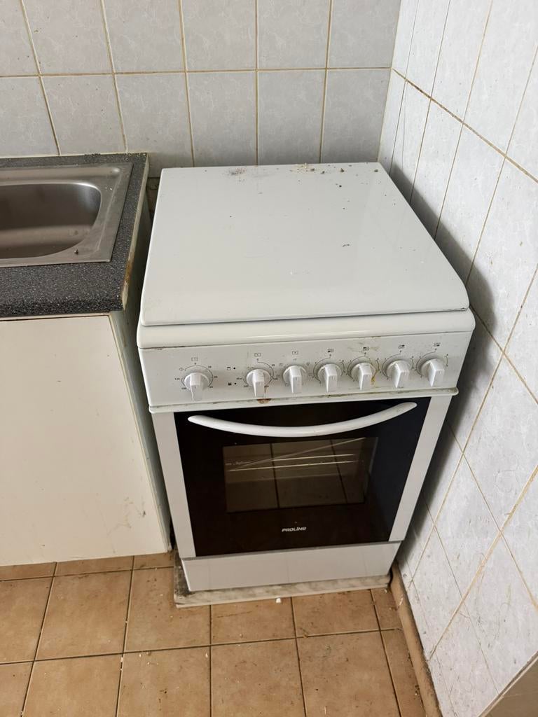 Elektrisch fornuis en oven, Elektronische apparatuur, Ophalen, Zo goed als nieuw, Elektrisch