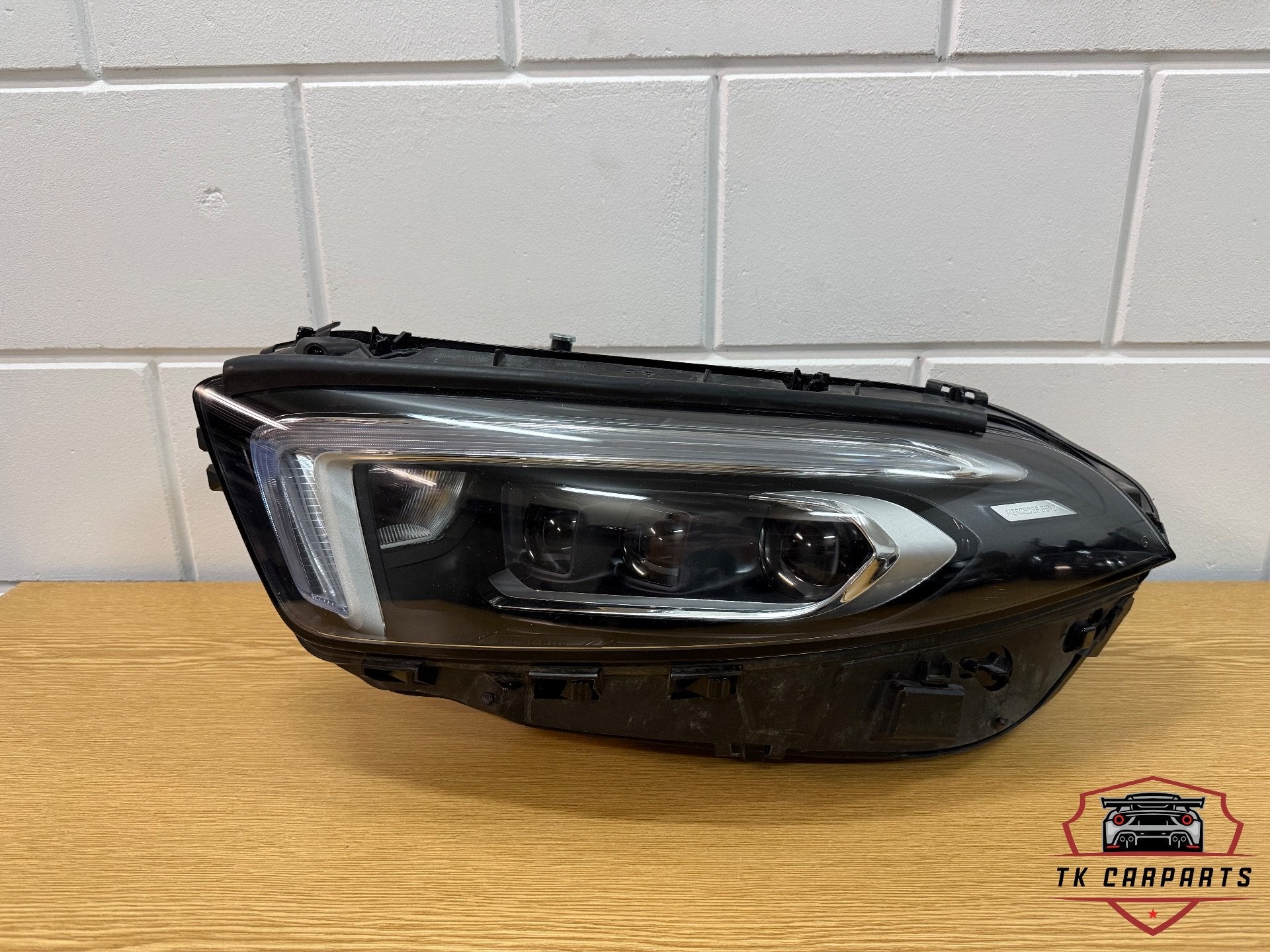Phare LED multibeam Mercedes Classe A W177 L A1779062505, Mercedes-Benz AG, Mercedes-Benz, Utilisé, Mercedesstrasse 120
70372  Stuttgart, DE