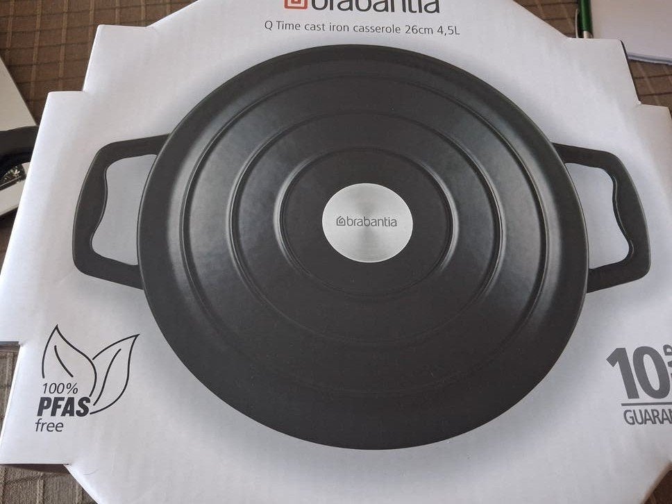 Brabantia : marmite en fonte 26 cm 4,5L noire État neuf, Neuf, Avec couvercle, Enlèvement, Autres marques