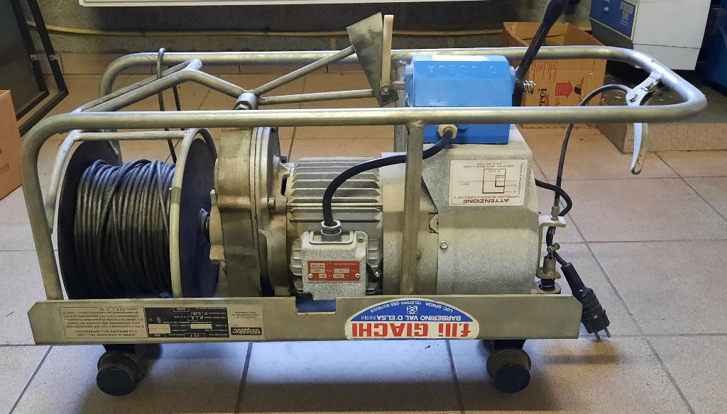 Elektrische lier (bouwlift), Enlèvement, Utilisé, Électrique