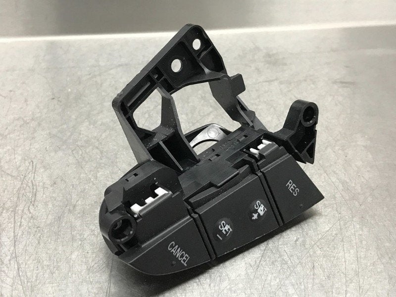 COMMUTATEUR DE REGULATEUR DE VITESSE 3 (BL12 / BLA2 / BLB2), Utilisé, Mazda