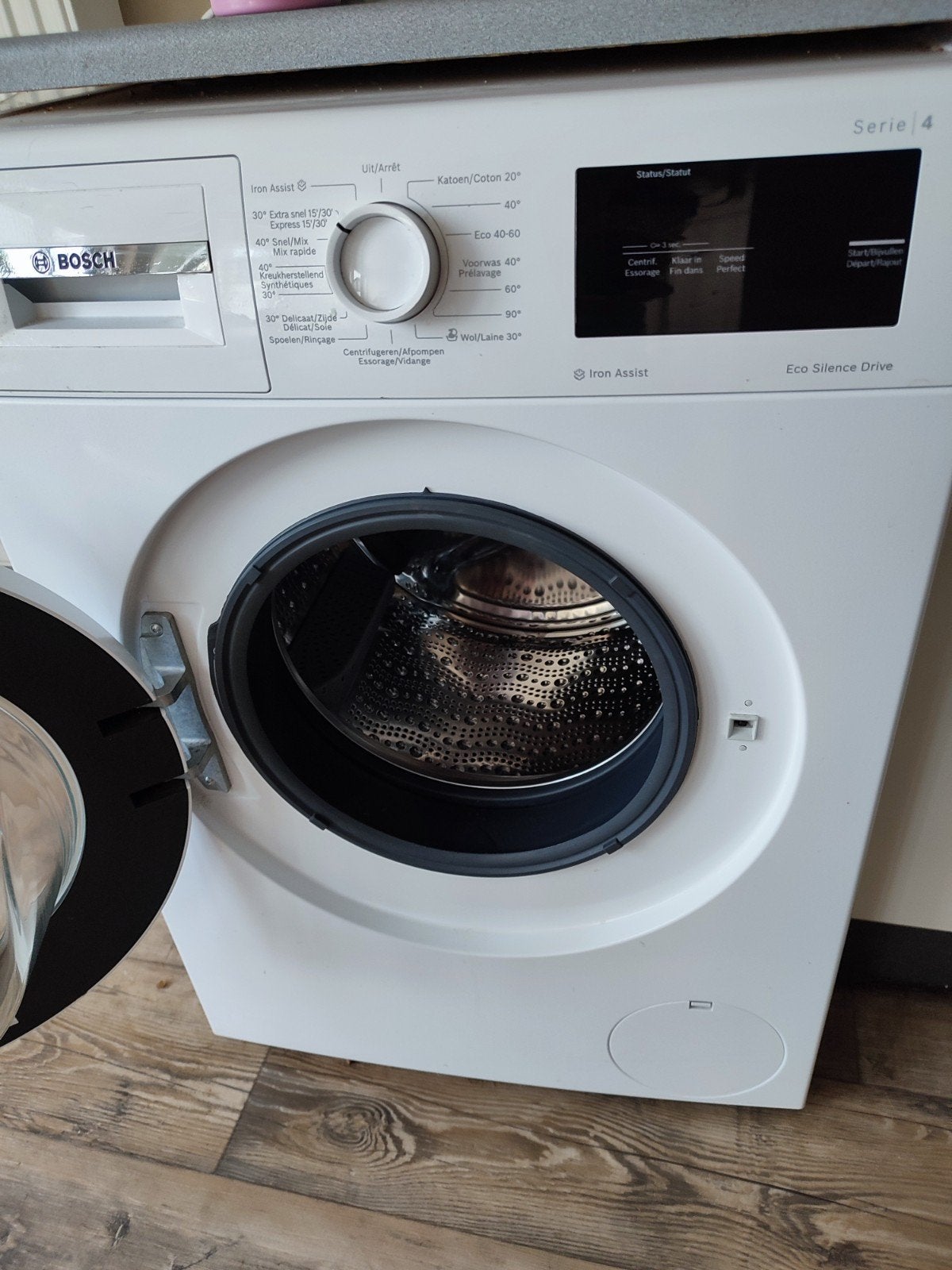 Wasmachine 1 jaar oud 300 euro, Ophalen