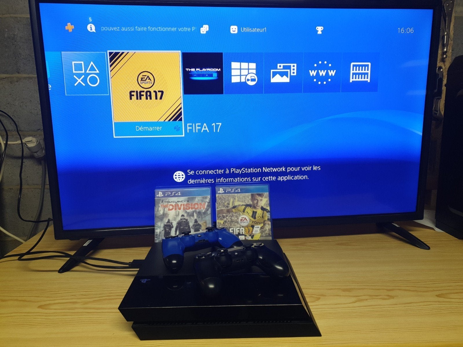 PS4 + TV, Enlèvement, Comme neuf