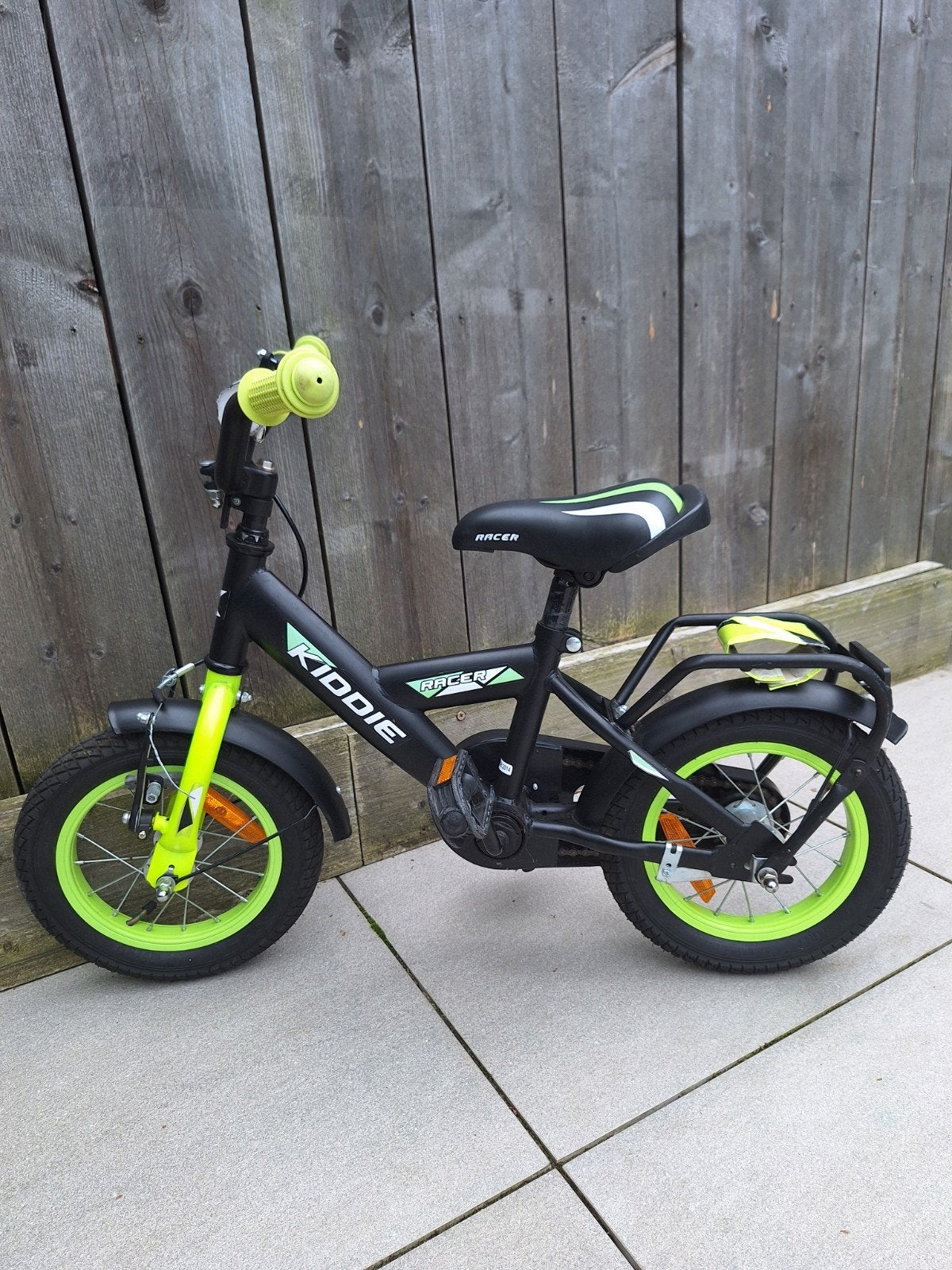 Kiddie racer: zwart groen jongensfiets, 12 inch., Fietsen en Brommers, Fietsen | Kinderfietsjes, Ophalen, Gebruikt, Minder dan 16 inch