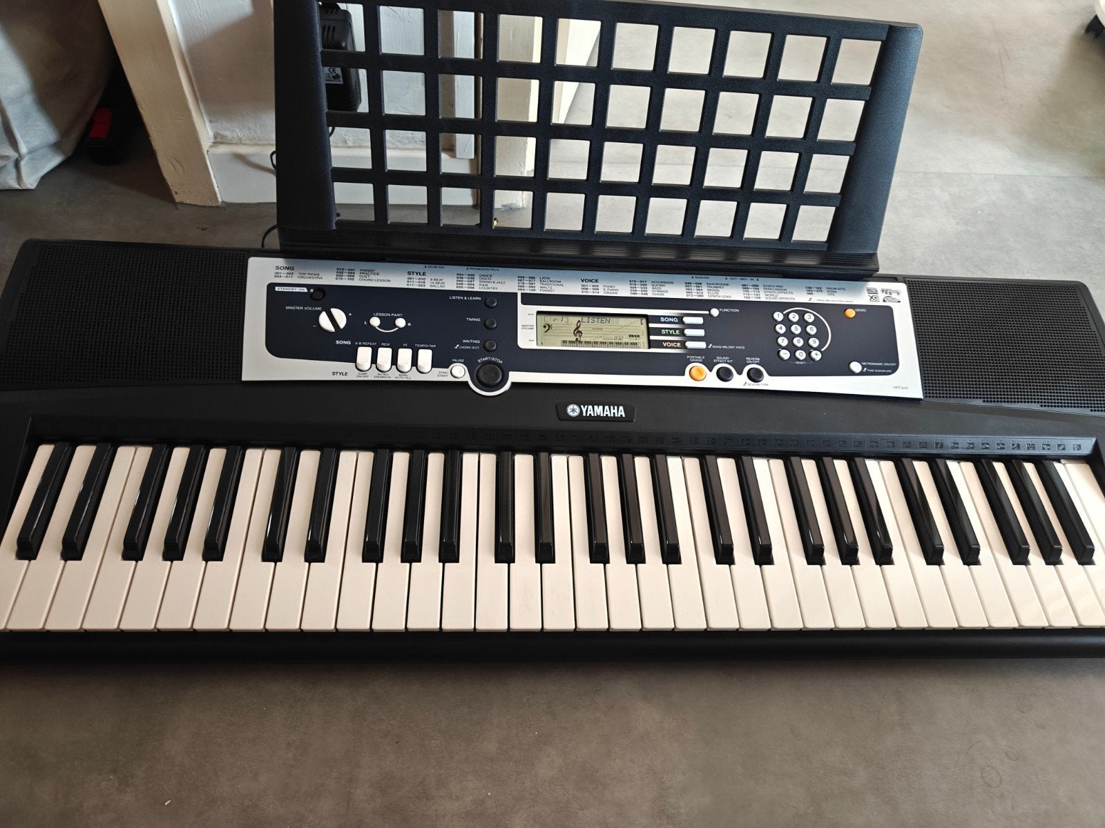 Yamaha YPT-210 Keyboard (61 toetsen), Muziek en Instrumenten, Keyboards, Ophalen, Zo goed als nieuw, 61 toetsen, Yamaha