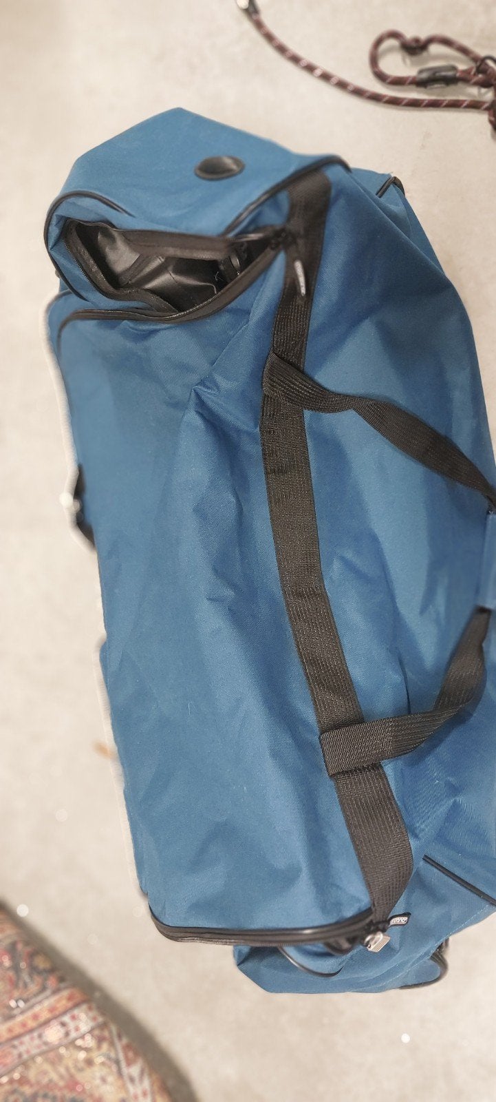 Grand sac de voyage à roulettes, Enlèvement, Roulettes