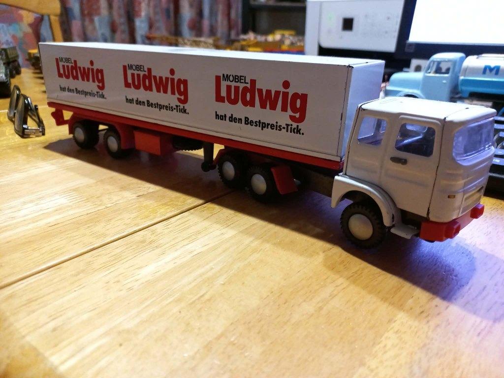 Ik ben op zoek naar een oud Raba vrachtwagen speelgoedje., Hobby en Vrije tijd, Modelauto's | 1:43, Gebruikt, Tractor of Landbouw