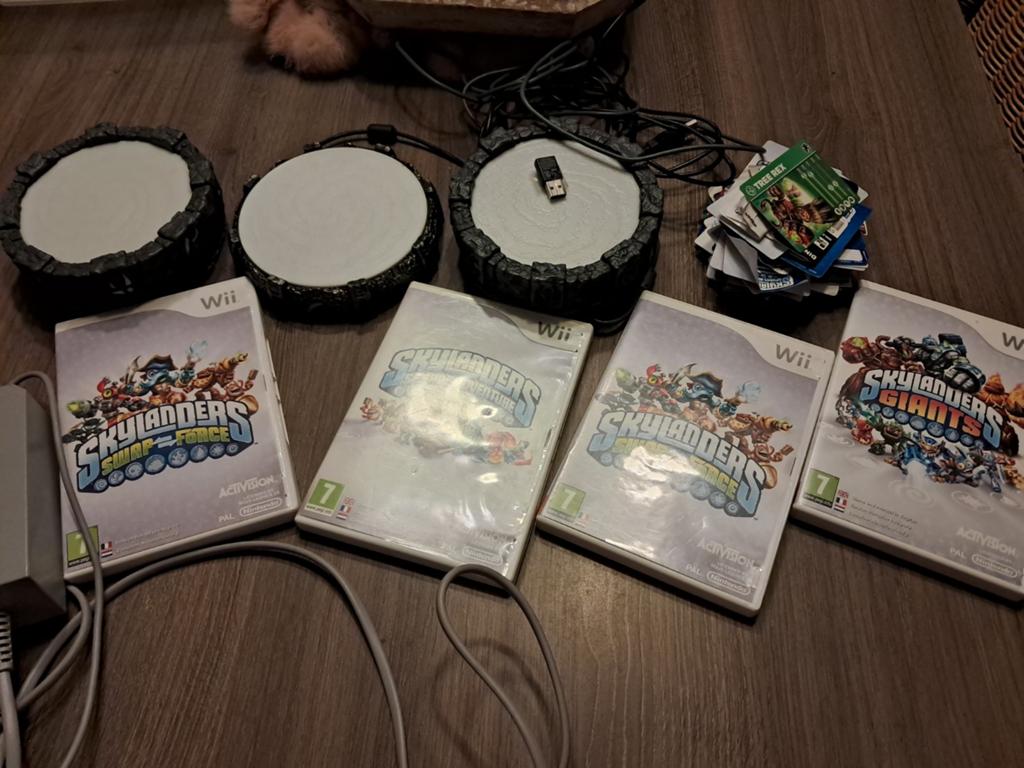 Wii spelletjes Skylanders + portals + andere spelletjes, Games en Spelcomputers, Ophalen