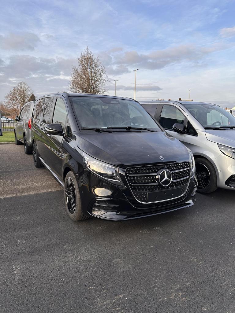 Mercedes-Benz V-klasse V 300 d L2 Exclusive EXPERIENCE Editi, Auto's, Mercedes-Benz, Automaat, 2000 kg, Zwart, 237 pk