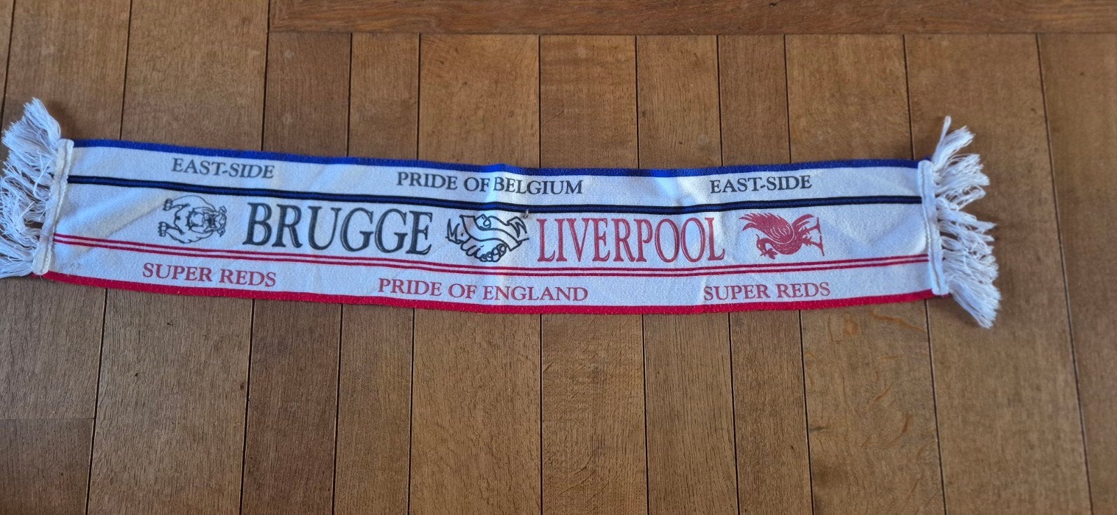 oude supporterssjaal Club Brugge Liverpool East side, Verzamelen, Ophalen, Zo goed als nieuw