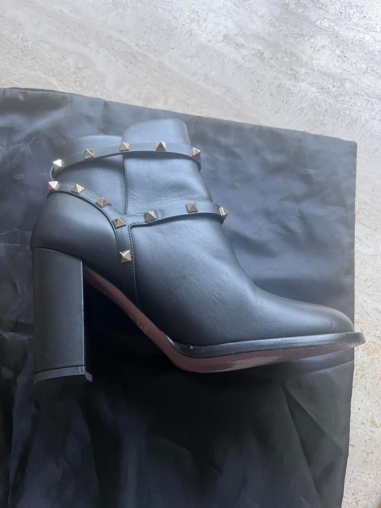 Bottines Valentino, Kleding | Dames, Schoenen, Ophalen of Verzenden, Zo goed als nieuw, Zwart
