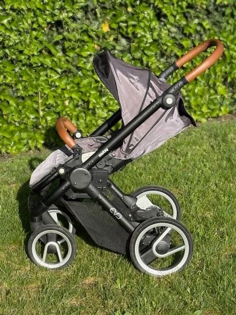 Mutsy EVO kinderwagen – zeer propere staat, Ophalen, Zo goed als nieuw, Kinderwagen, Mutsy