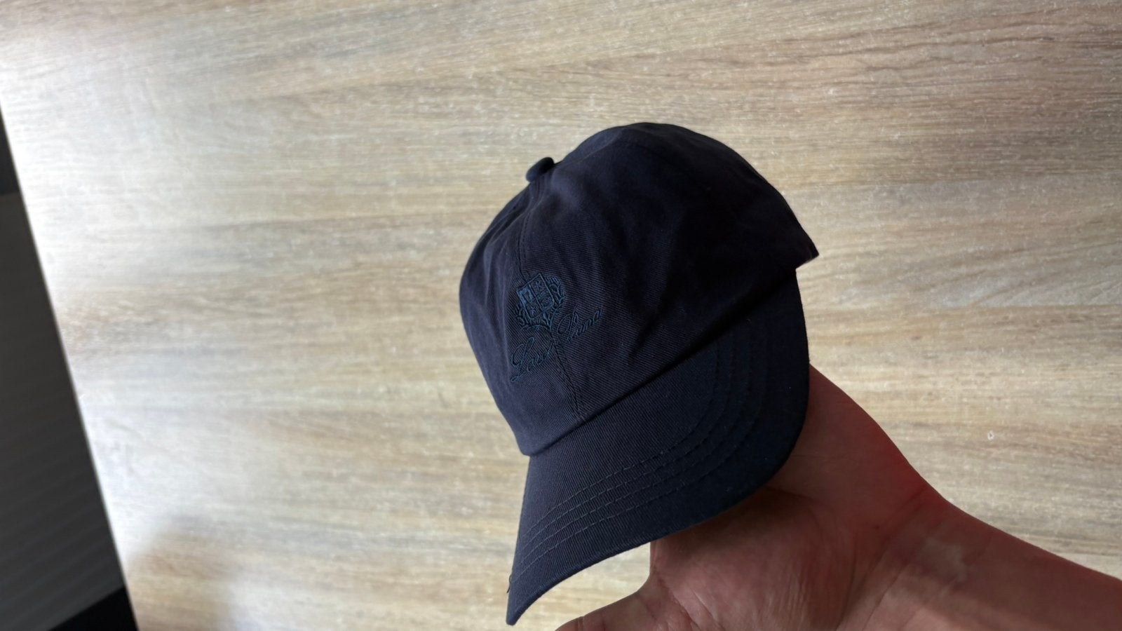 Loro Piana pet, Ophalen of Verzenden, Zo goed als nieuw, Pet