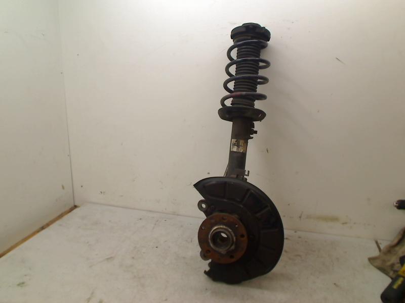 VEERPOOT LINKS VOOR Volkswagen Beetle (16AB) (5C0407255), Auto-onderdelen, Gebruikt, De Bloemendaal 21 21
5221 EB  'S HERTOGENBOSCH, NL