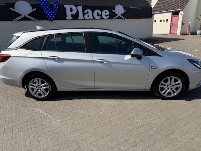 Opel Astra Sports Tourer 1600 Diesel Airco Navi Euro 6!, Auto's, Opel, Bluetooth, Stof, Euro 6, 4 cilinders