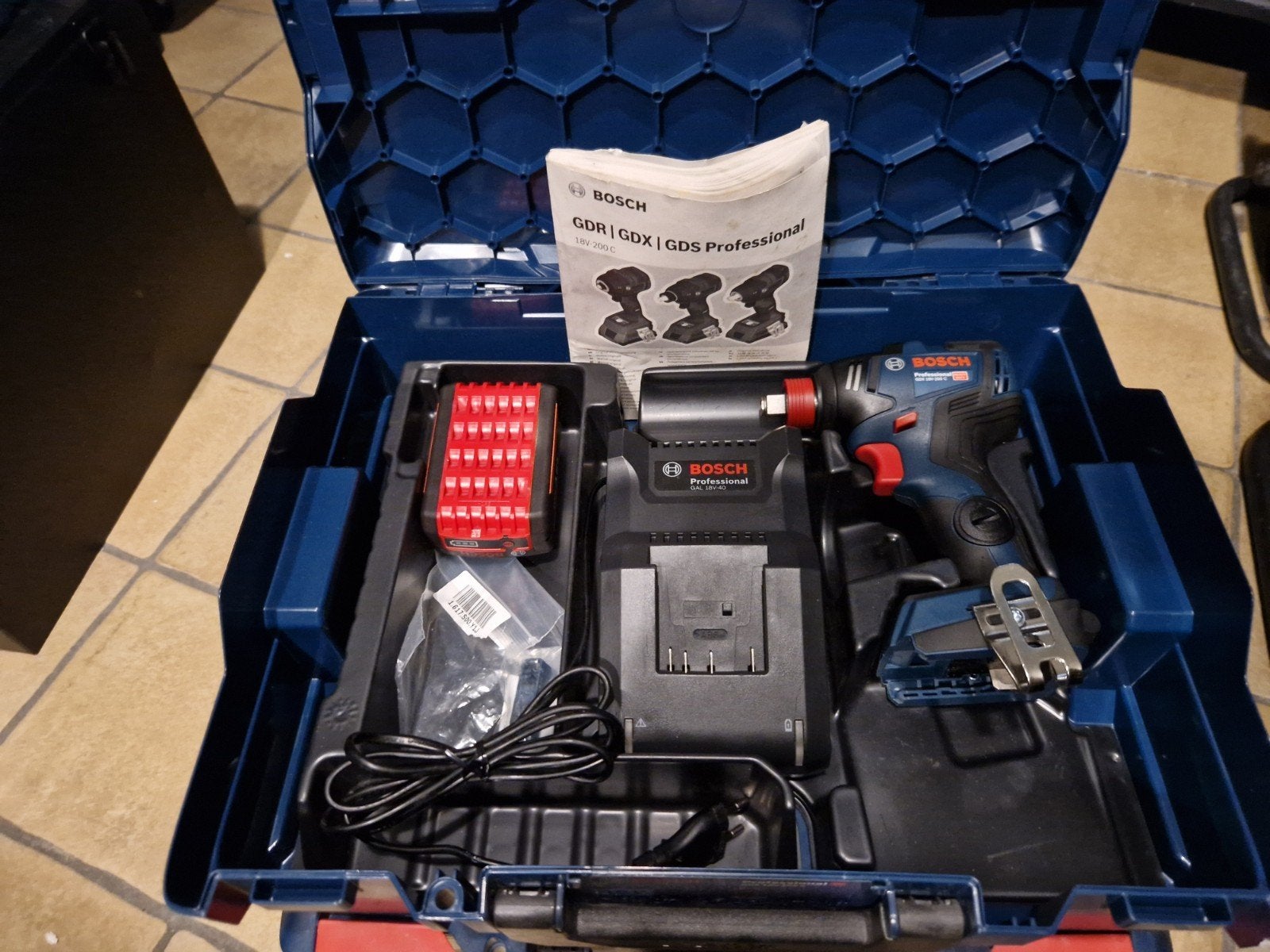 Bosch GDX Boloneust et achoc+ batterij + zoekfunctie + hoesj, Doe-het-zelf en Bouw, Ophalen, Nieuw, Overige typen, Bosch