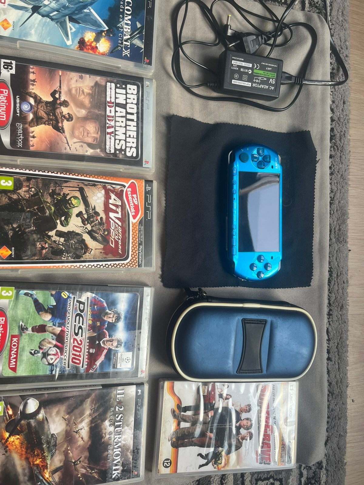 PSP 3004 carnaval edition, PSP 3000, Comme neuf, Enlèvement, Bleu