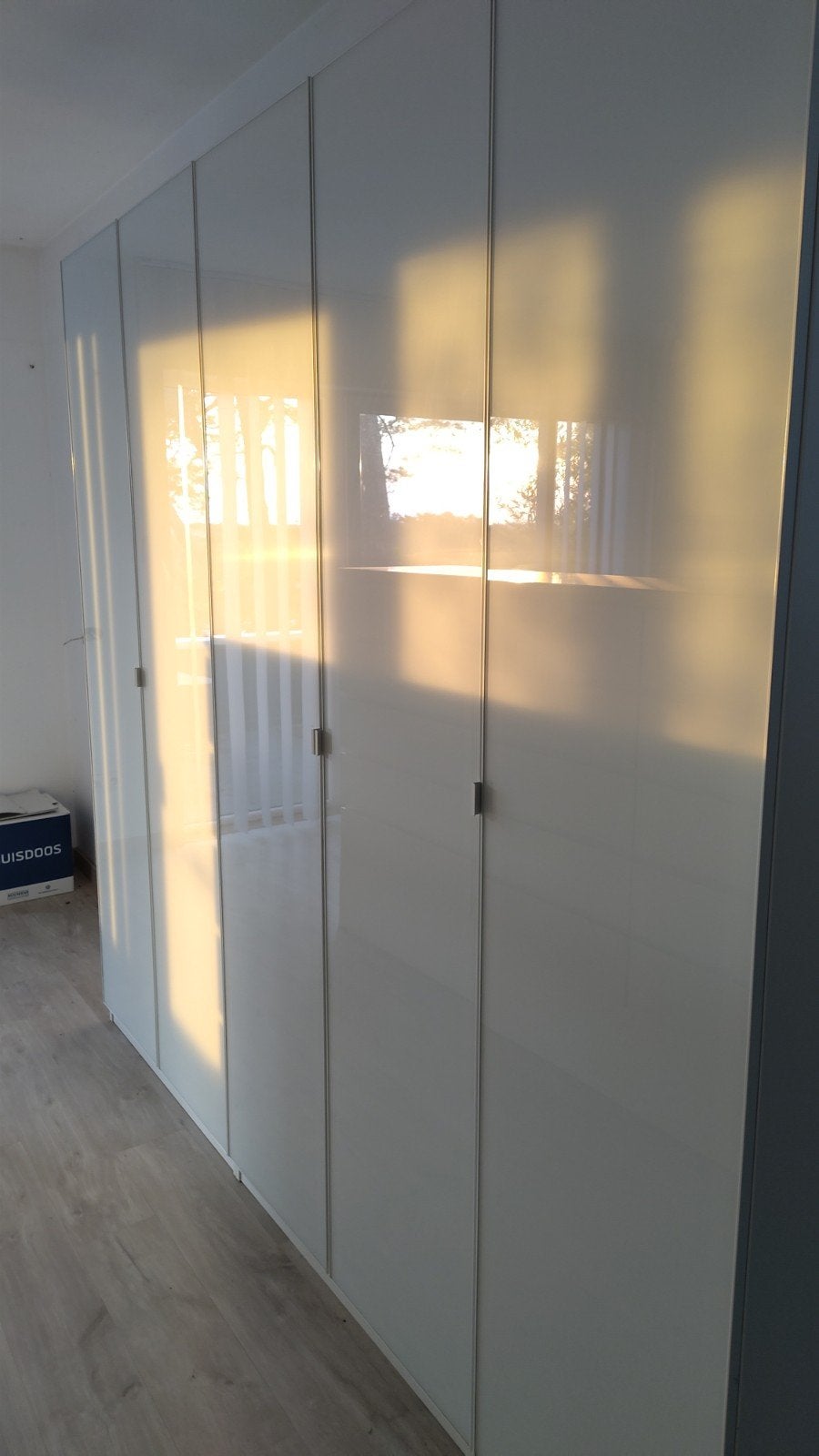 garde-manger Ikea Pax blancs avec étagères, Avec porte(s), 25 à 50 cm, 200 cm ou plus, Autres essences de bois