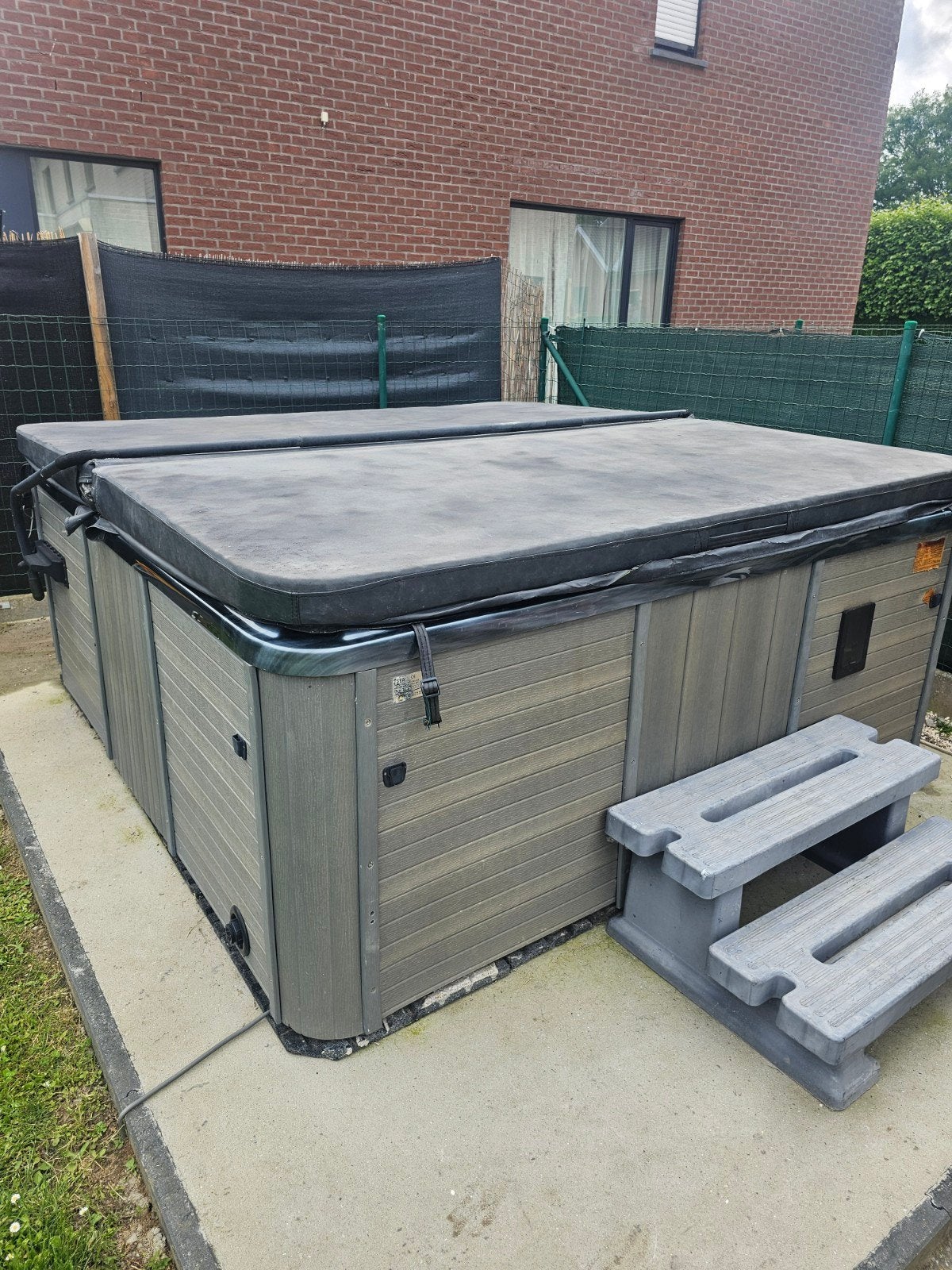 Goed werkende jacuzzi, Enlèvement