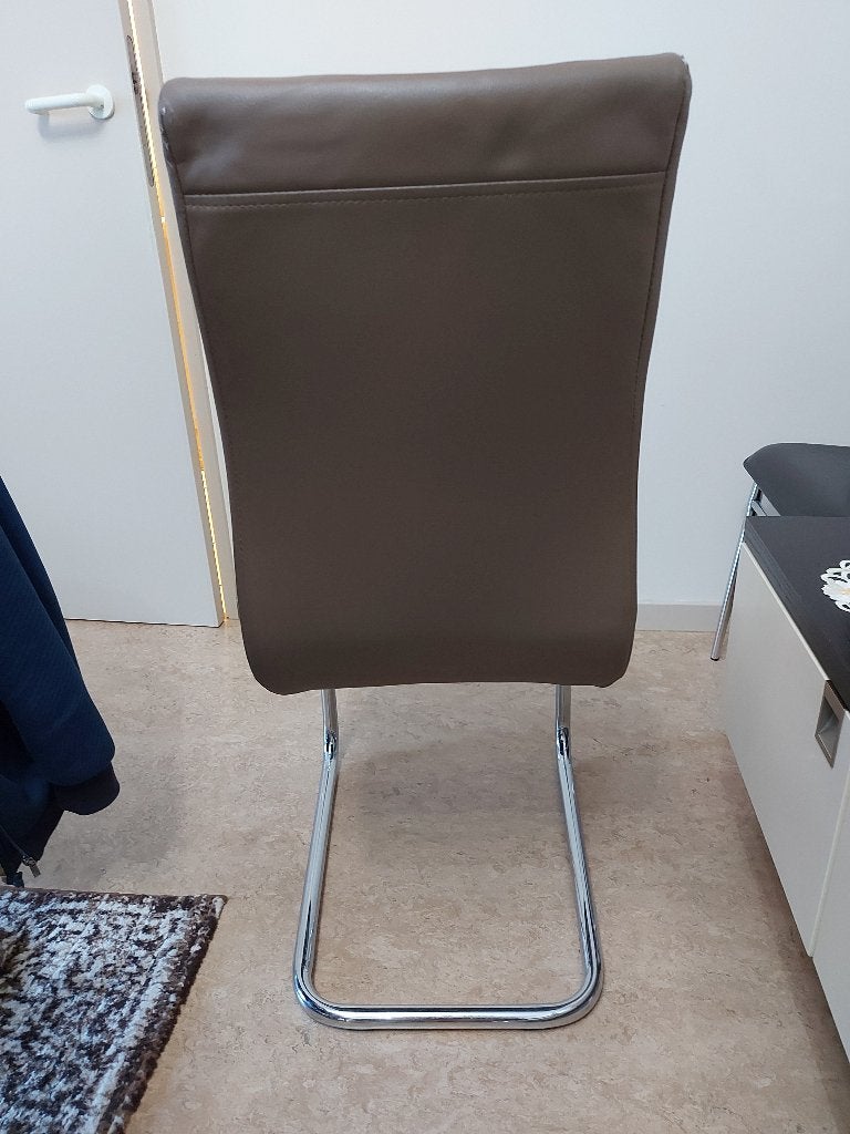 4 beige stoelen, Huis en Inrichting, Ophalen, Gebruikt, Overige kleuren, Kunststof