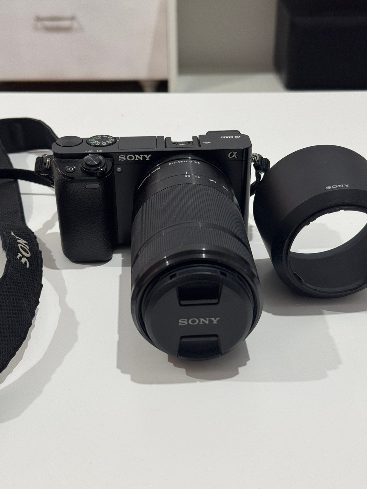 Sony A6000 + Sony 55-210mm lens, Audio, Tv en Foto, Ophalen, Zo goed als nieuw, Oplader, Sony