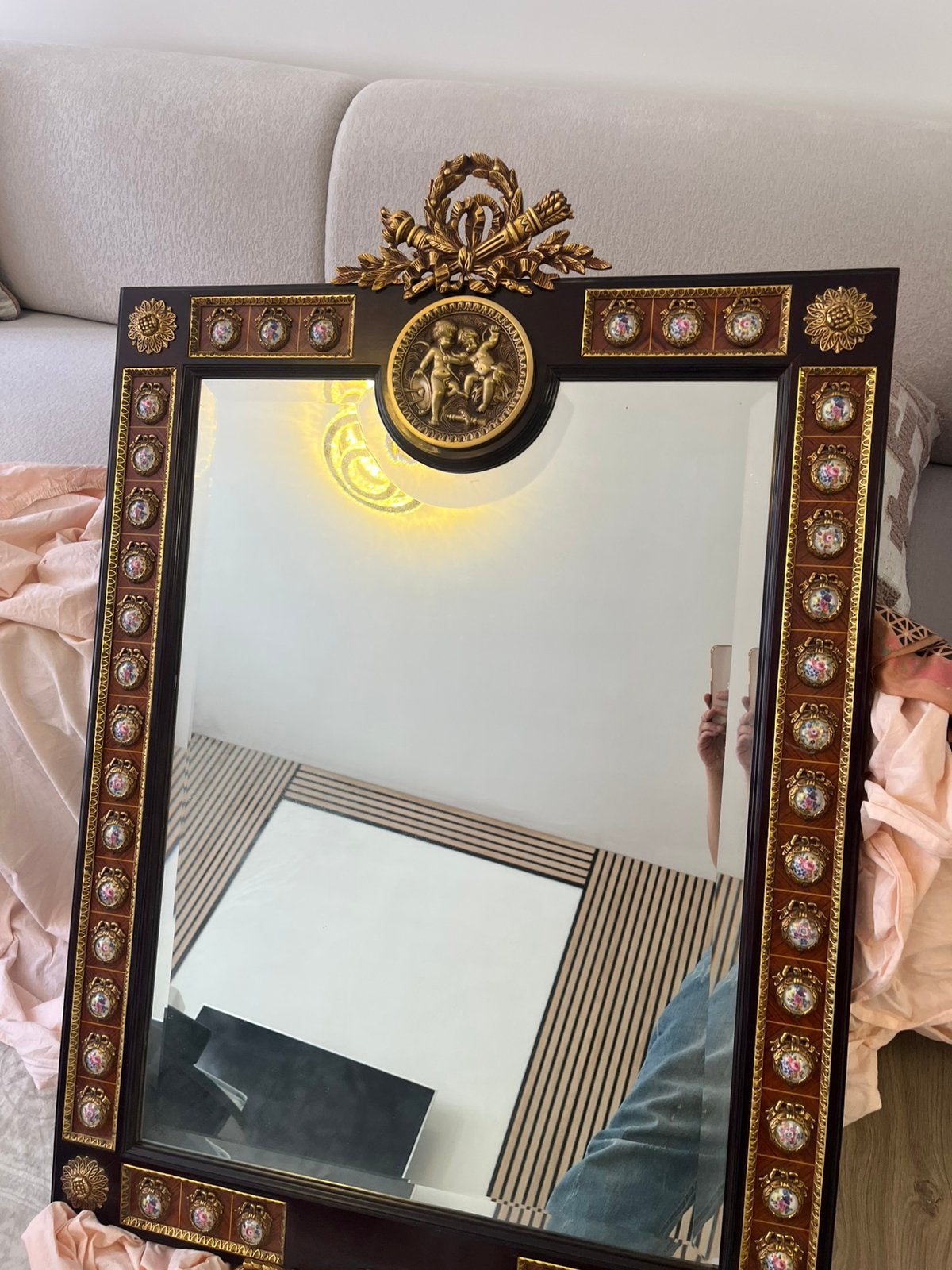 Miroire en bronze, Enlèvement ou Envoi