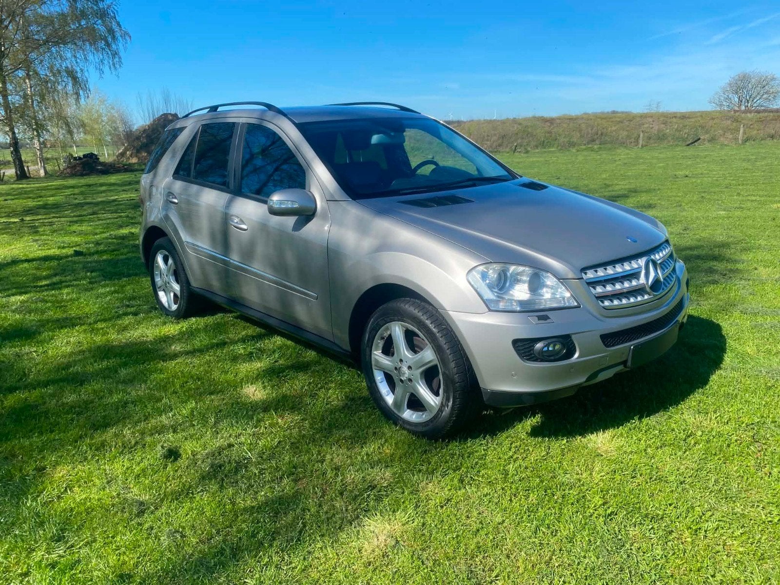 Te koop zeer nette Mercedes ml, Autos, Argent ou Gris, Achat, Automatique, Particulier