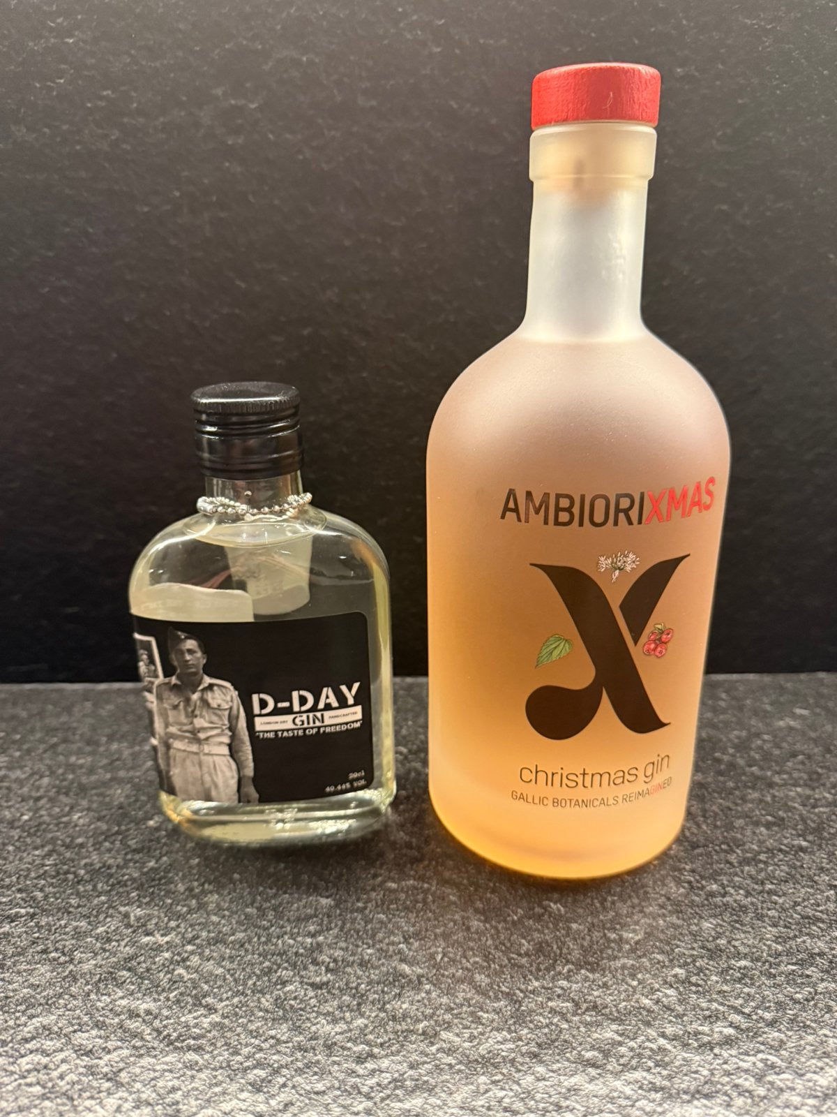 Fles D-day gin 20 cl + fles Ambiorixmas gin 70 cl, Enlèvement, Neuf, Autres régions, Autres types