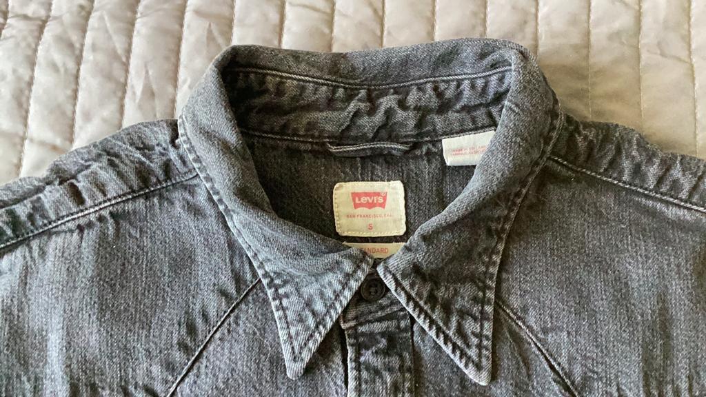 Jeanshemd maat S  merk levis, Kleding | Heren, Overhemden, Ophalen, Zo goed als nieuw