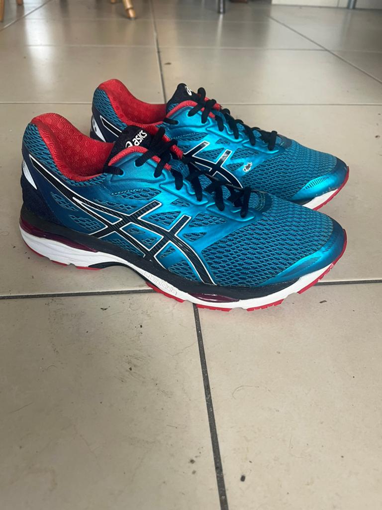 Asics 42 1/2, Sport en Fitness, Loopsport en Atletiek, Ophalen, Asics