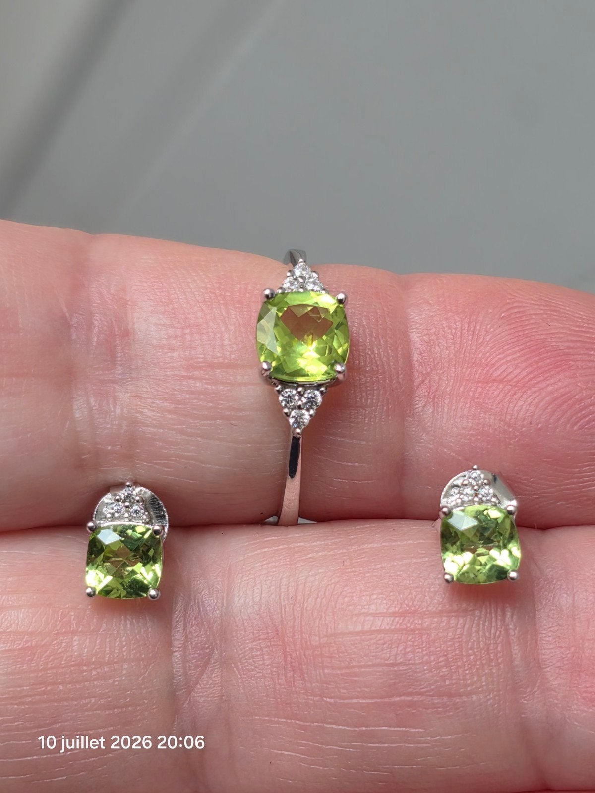 925 sterling zilver set met natuurlijke peridot, Handtassen en Accessoires, Ringen, Nieuw, Dame, Groen, Zilver, Met edelsteen