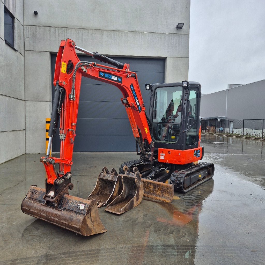Kubota u36, Enlèvement, Excavatrice